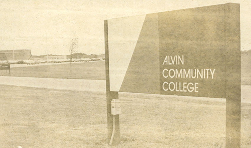 2 of 25 Picture of Alvin Community College entrance sign.