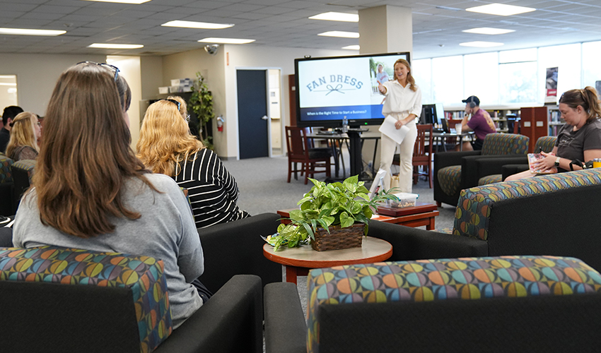 Allison Brockman talking to the audience.